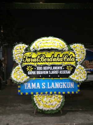 Papan Bunga Duka di Girian Bawah